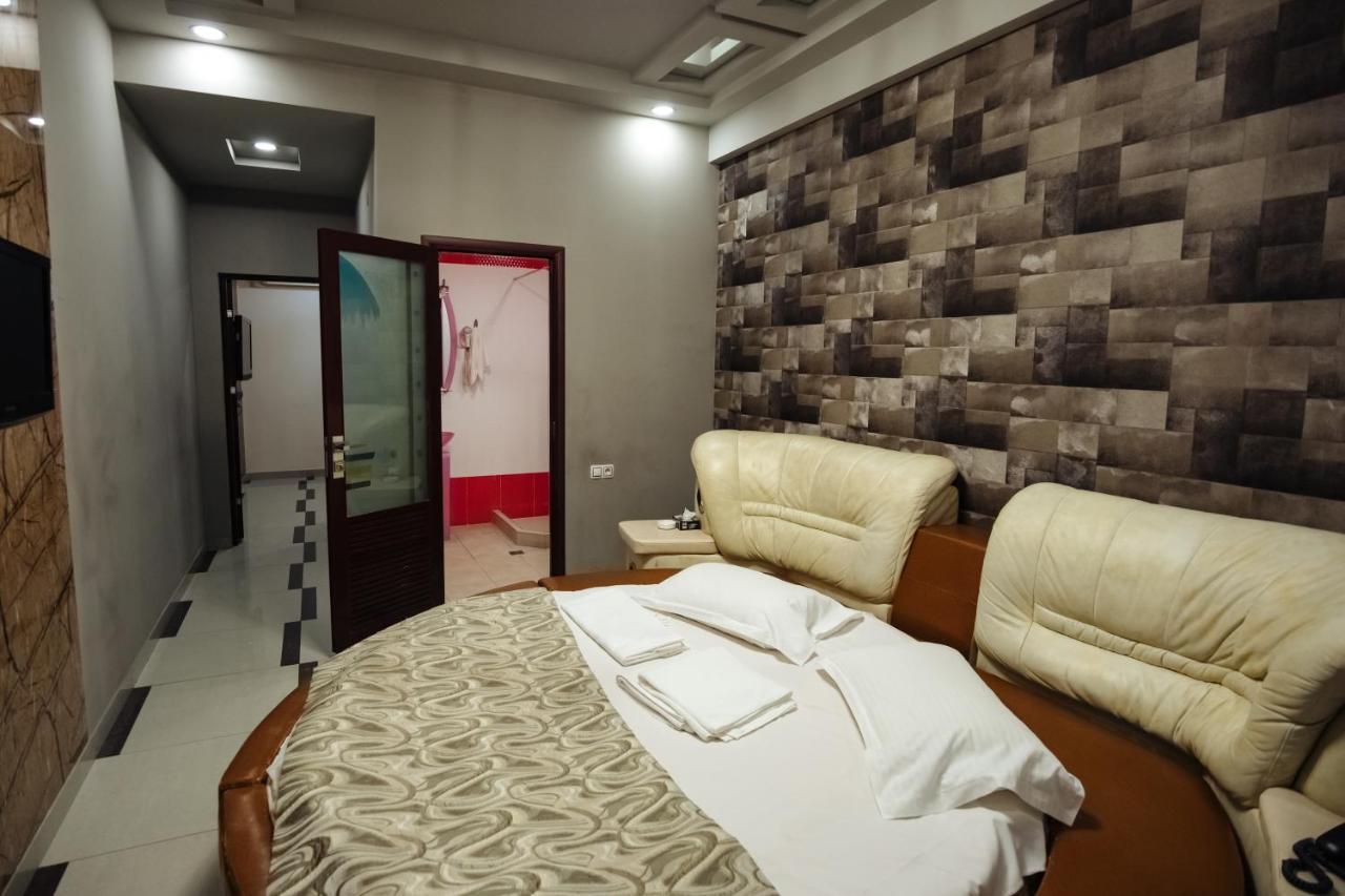 Golden Seconds Hotel Erévan Extérieur photo