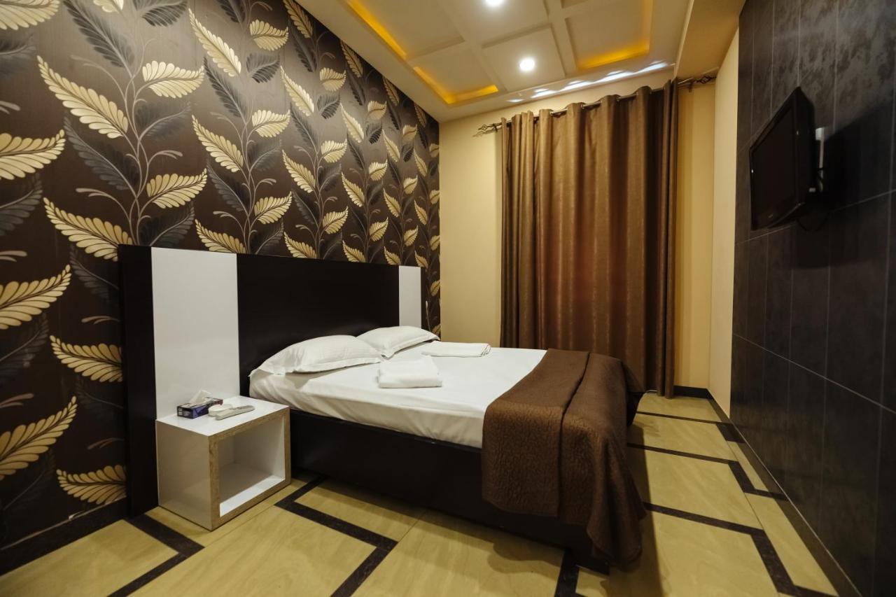 Golden Seconds Hotel Erévan Extérieur photo