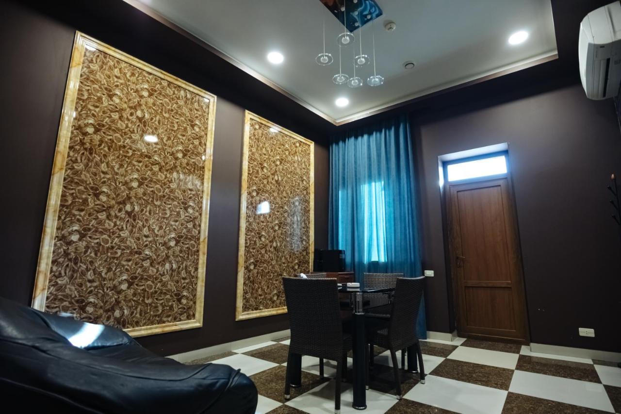 Golden Seconds Hotel Erévan Extérieur photo