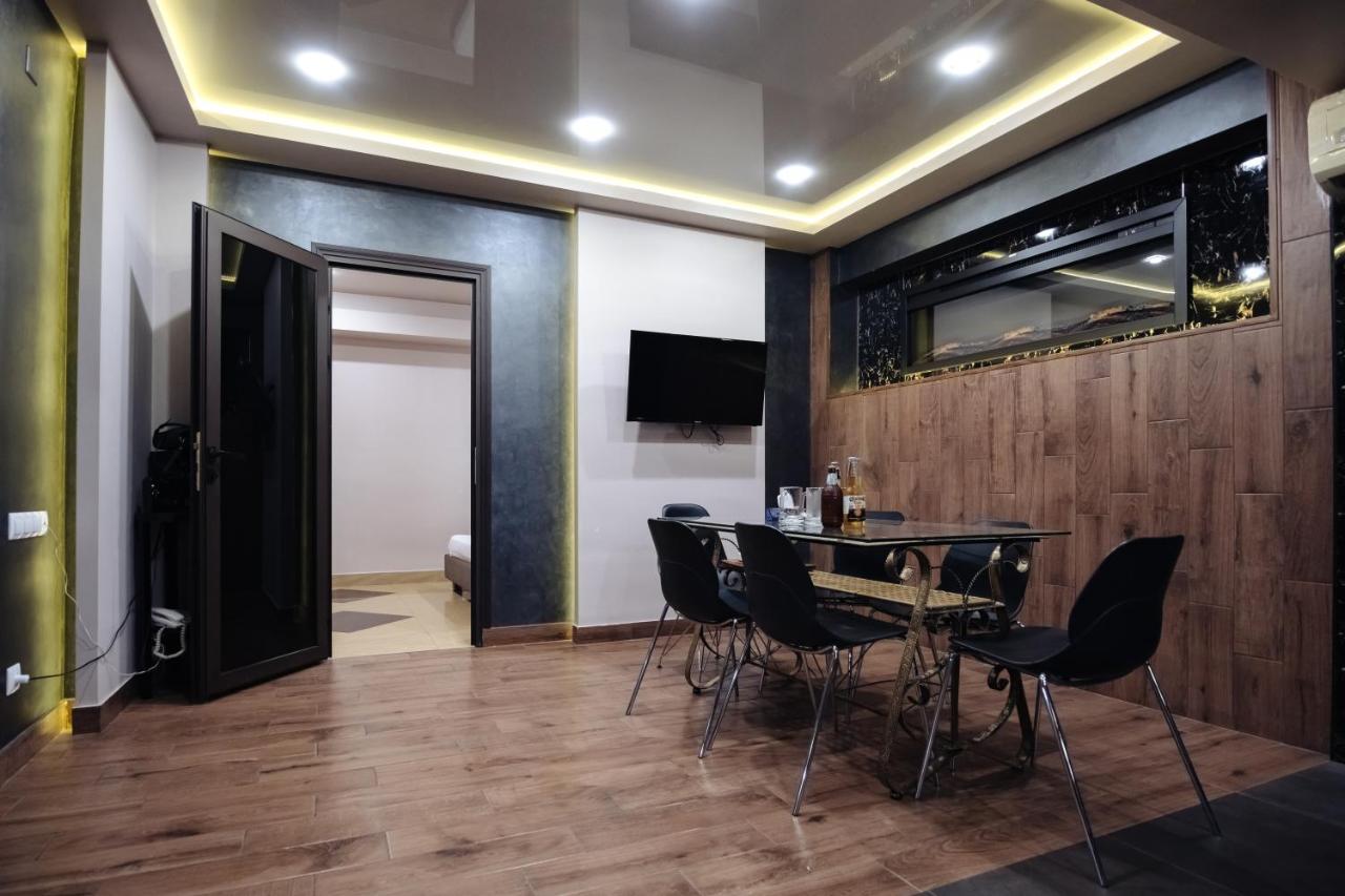 Golden Seconds Hotel Erévan Extérieur photo