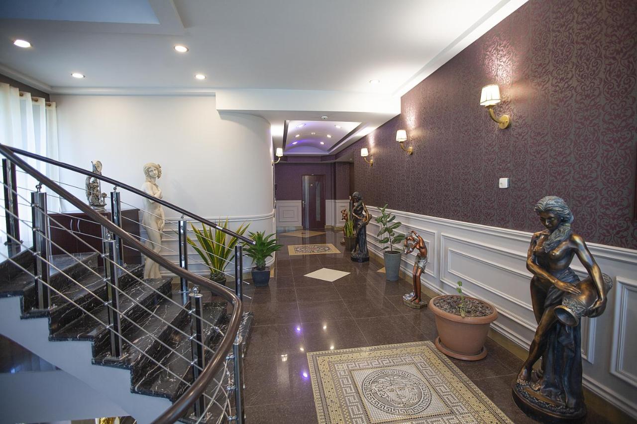 Golden Seconds Hotel Erévan Extérieur photo