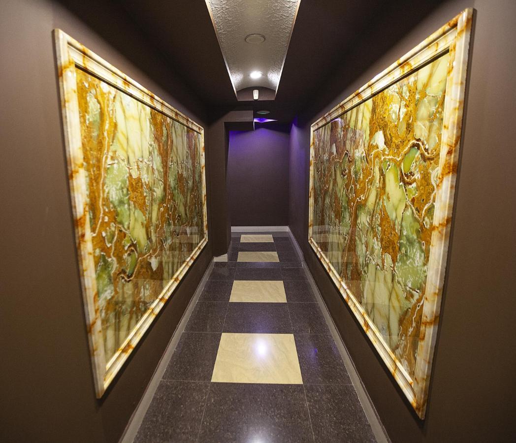 Golden Seconds Hotel Erévan Extérieur photo
