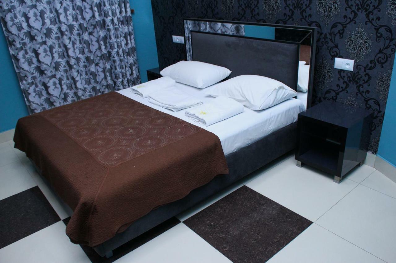 Golden Seconds Hotel Erévan Extérieur photo